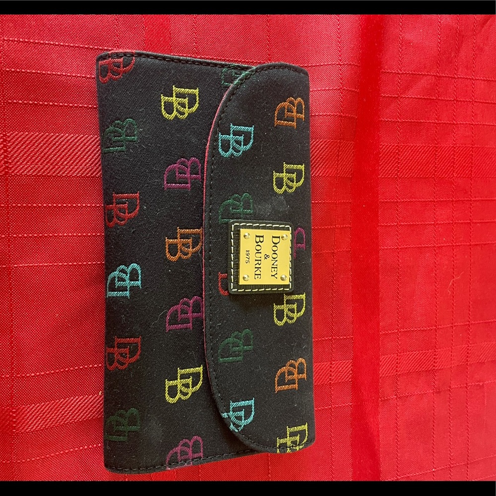 Brand new Dooney & Bourke wallet